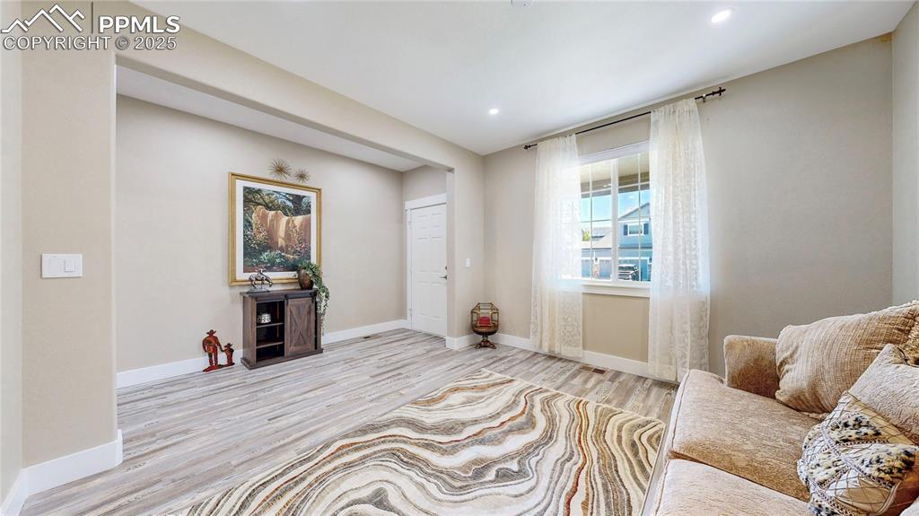 Image 4 of 48: Sitting Room