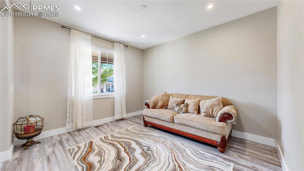 Image 5 of 48: Sitting Room