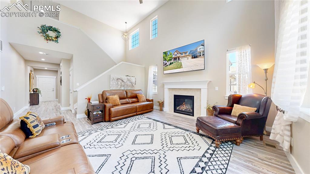 Image 8 of 48: Living Room