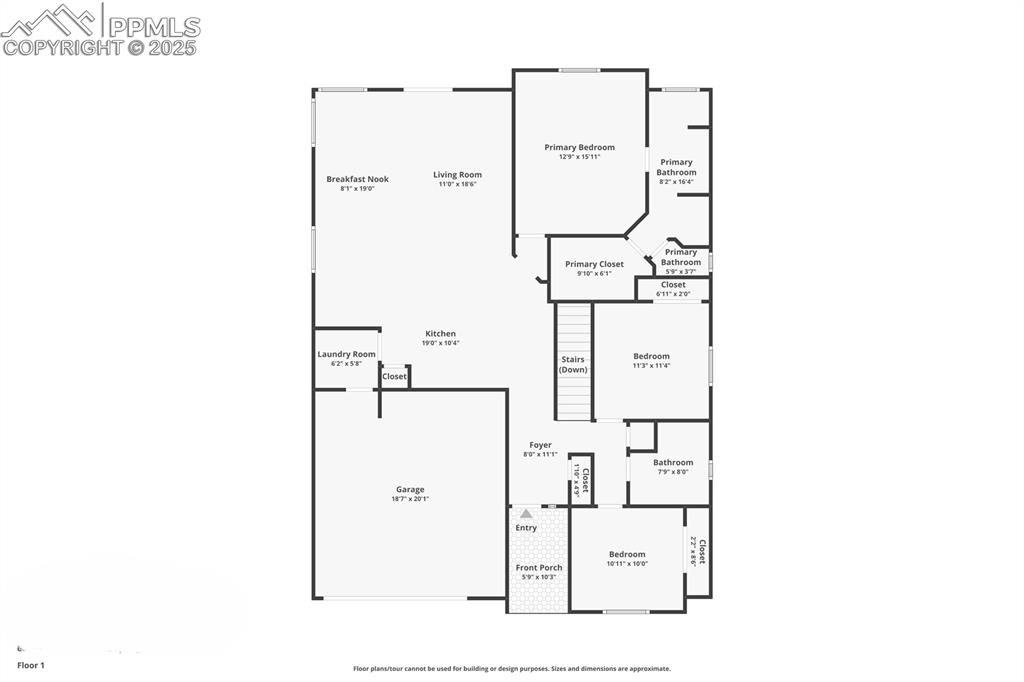 Image 35 of 37: View of room layout