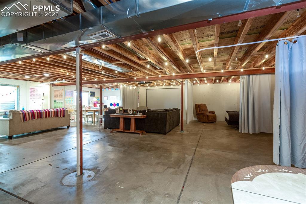 Image 30 of 34: Huge basement with lots of potential.