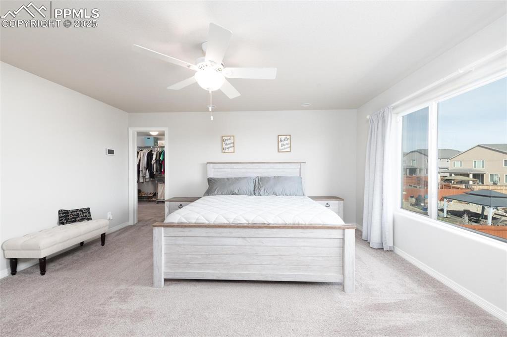 Image 17 of 50: Bedroom