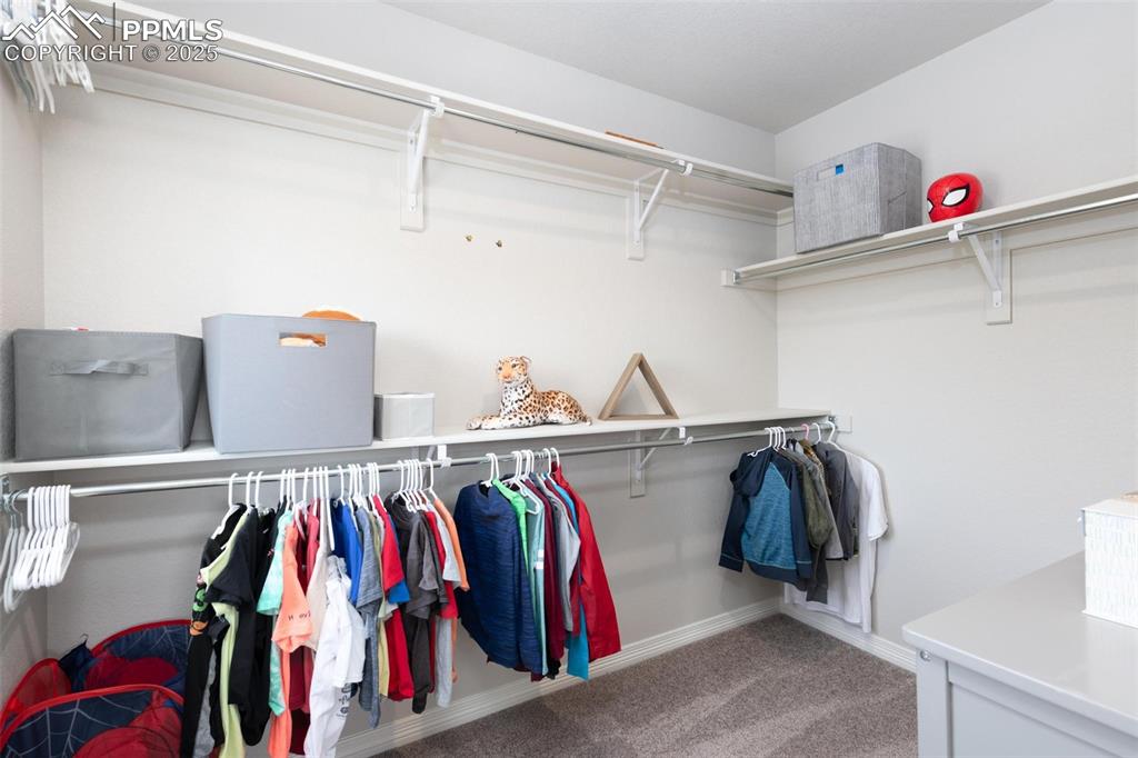 Image 25 of 50: Closet