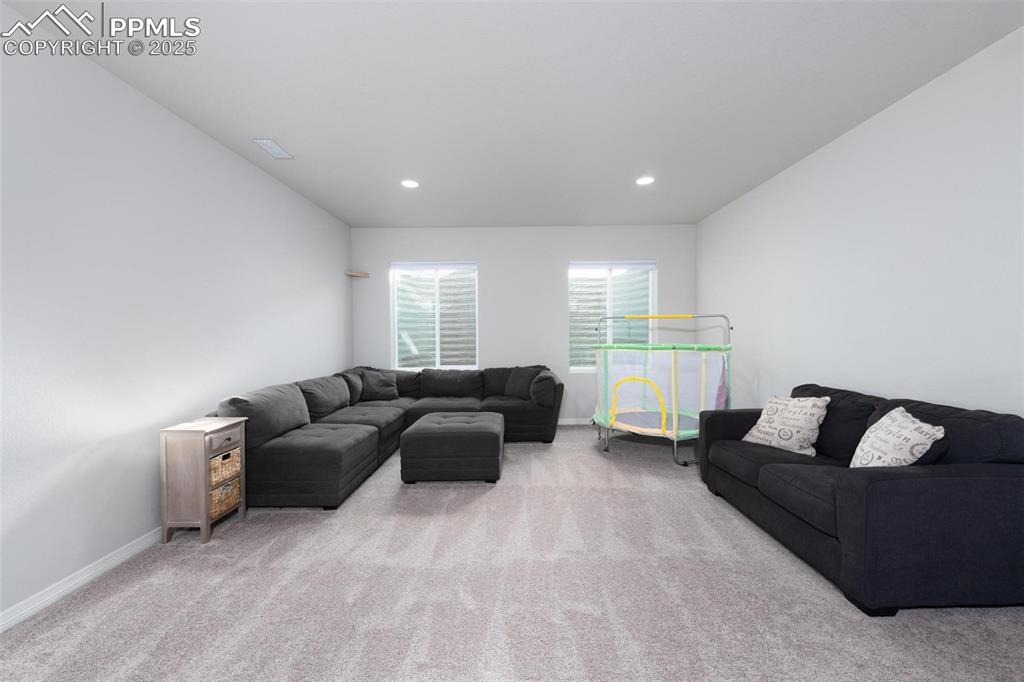 Image 29 of 50: Living Room