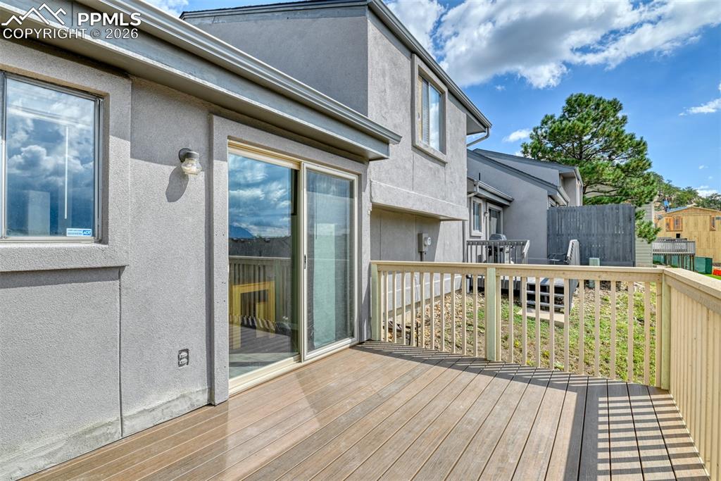 Image 25 of 28: Deck