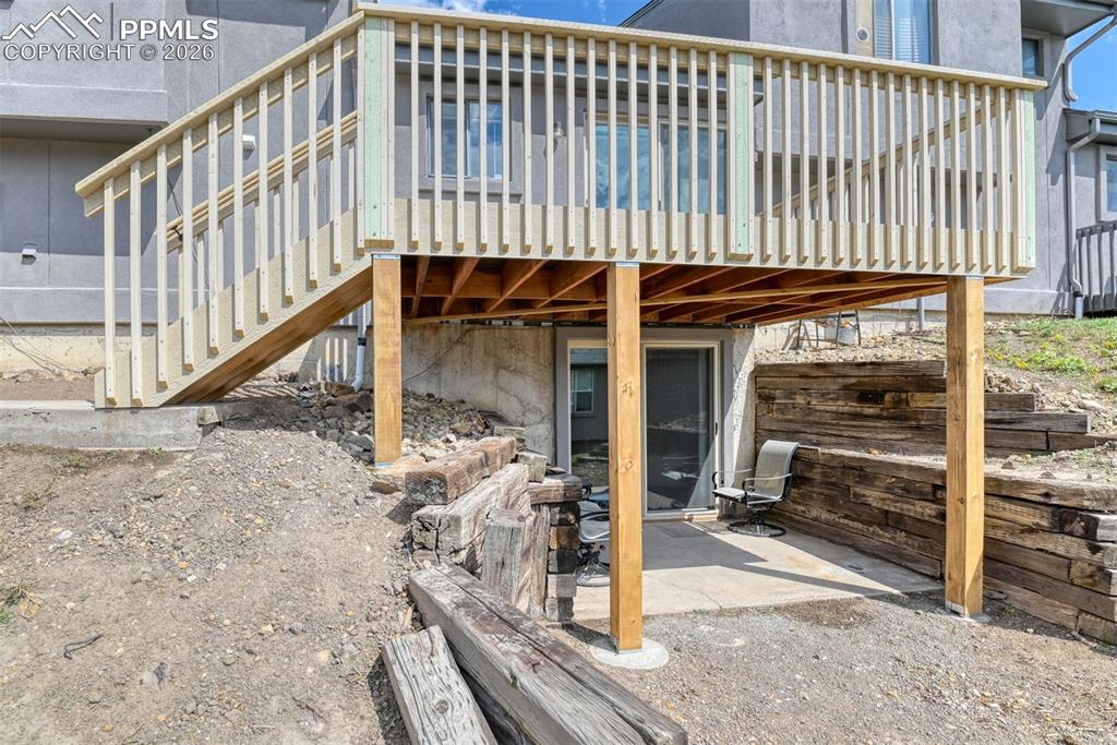 Image 27 of 28: Patio