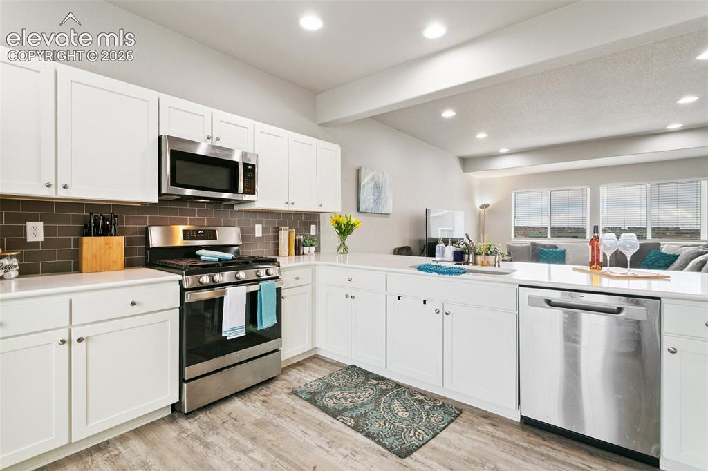 Image 13 of 38: Kitchen