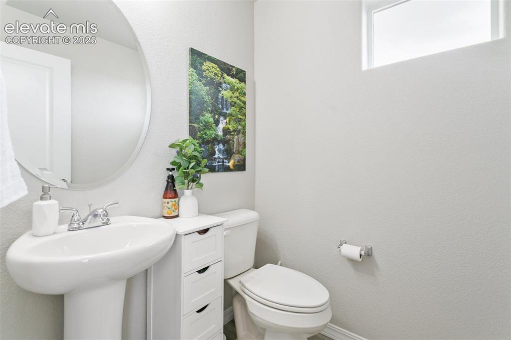 Image 20 of 38: Bathroom