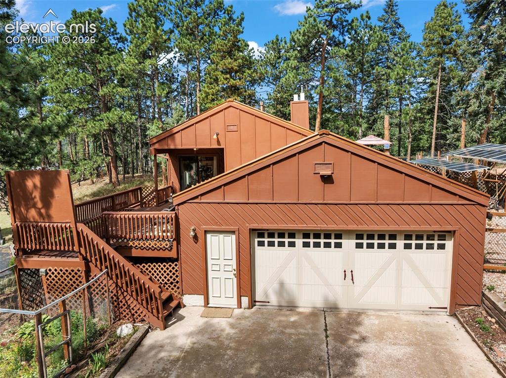 Image 3 of 31: Side View of Property