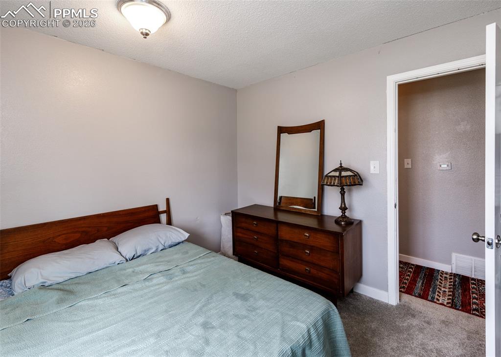 Image 20 of 31: Bedroom