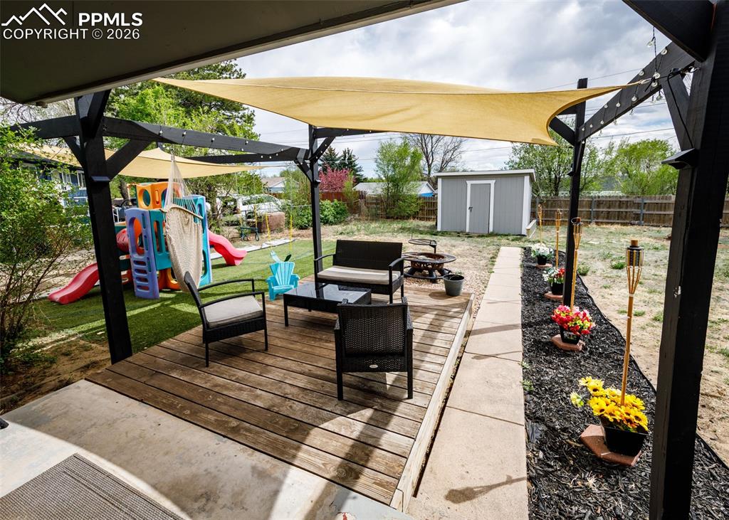 Image 26 of 31: Patio