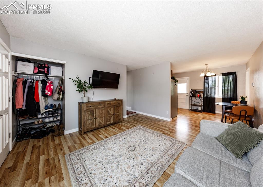 Image 9 of 31: Living Room