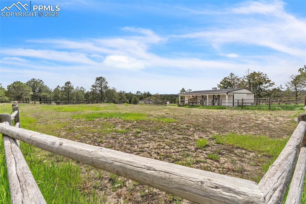 Image 30 of 43: 3-stall horse stable