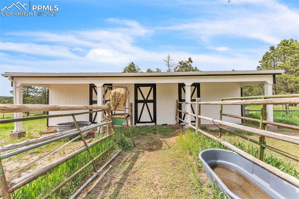 Image 33 of 43: 3-stall horse stable