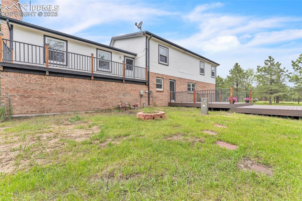 Image 42 of 43: Rearview of house
