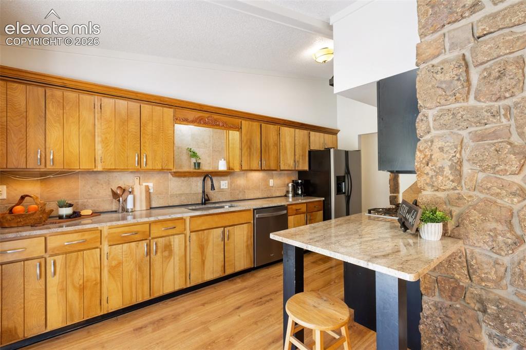 Image 8 of 42: Kitchen