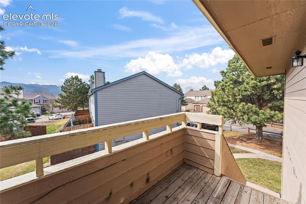 Image 2 of 14: Deck
