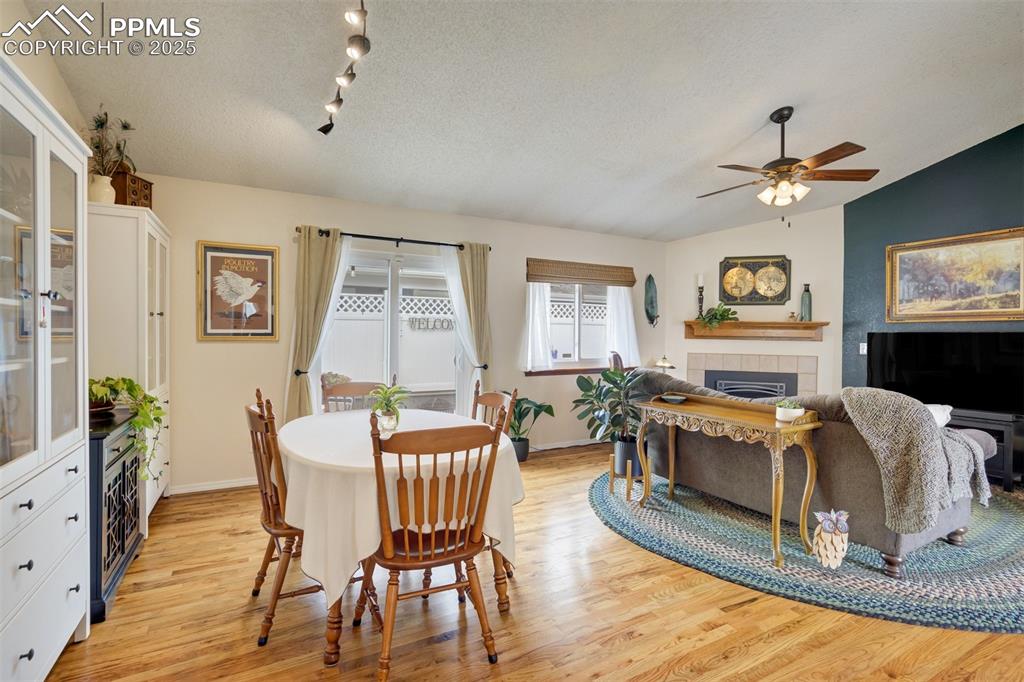 Image 11 of 48: Dining Area