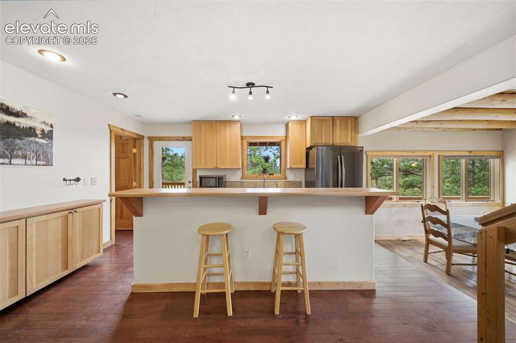 Image 11 of 49: Kitchen