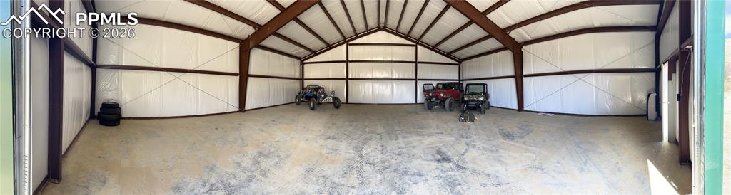 Image 5 of 15: Garage