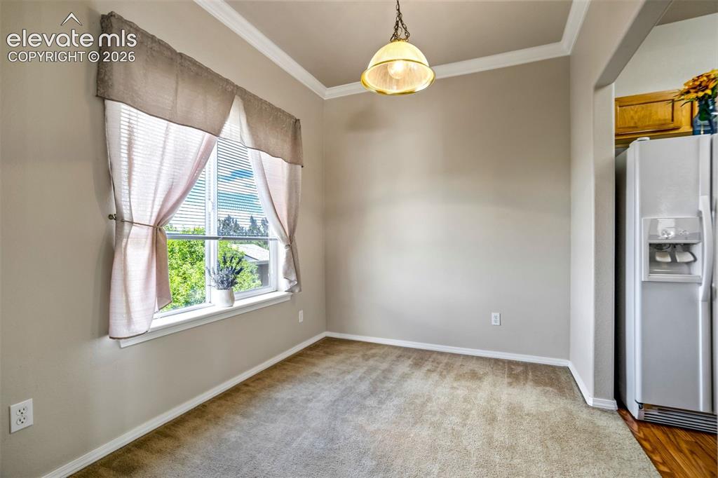 Image 13 of 50: Dining Room
