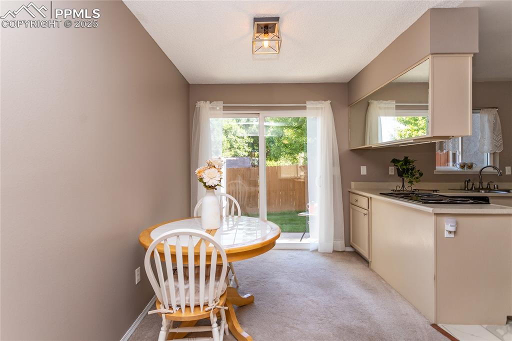 Image 10 of 36: Dining Area