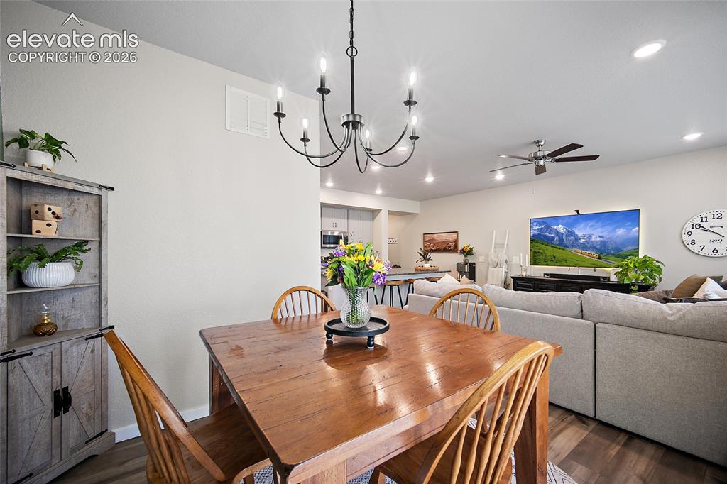 Image 12 of 38: Dining Area