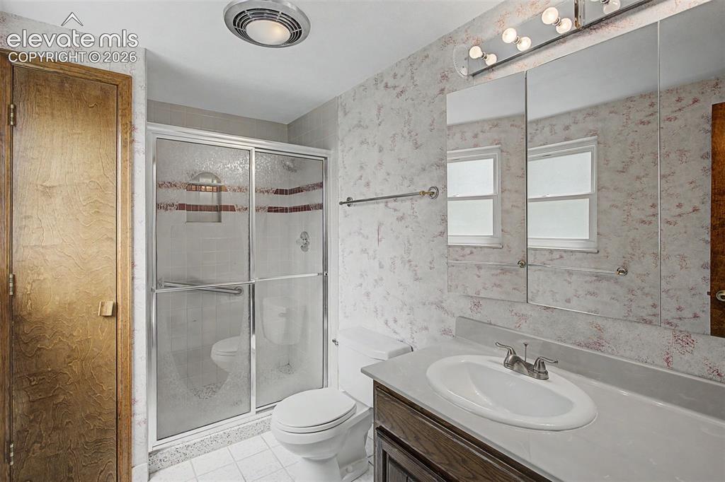 Image 13 of 29: Bathroom