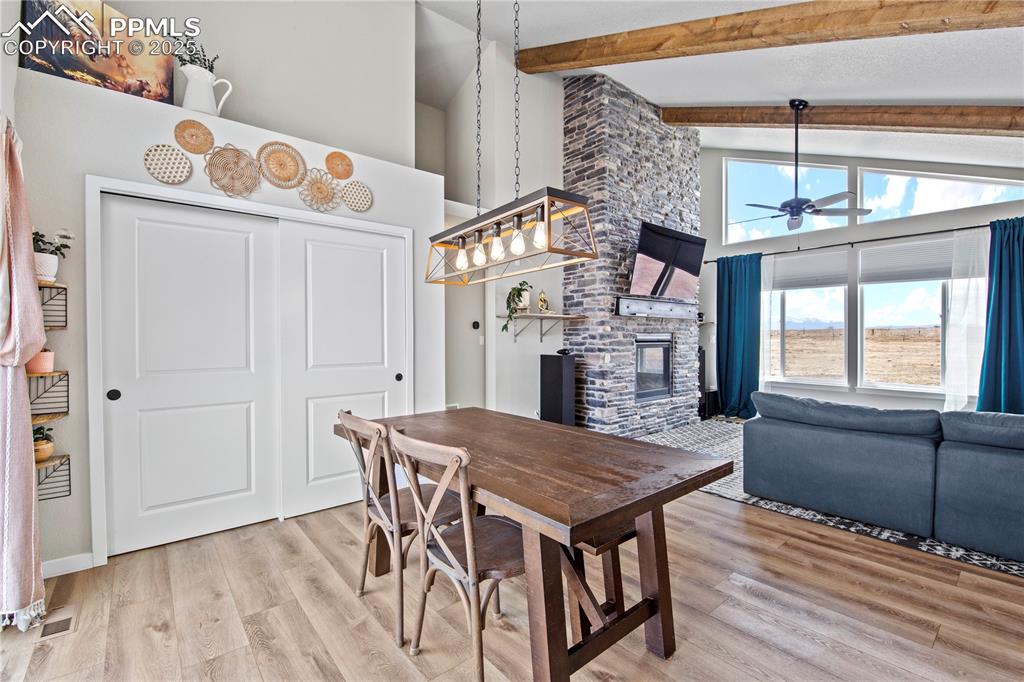 Image 8 of 37: Dining Area