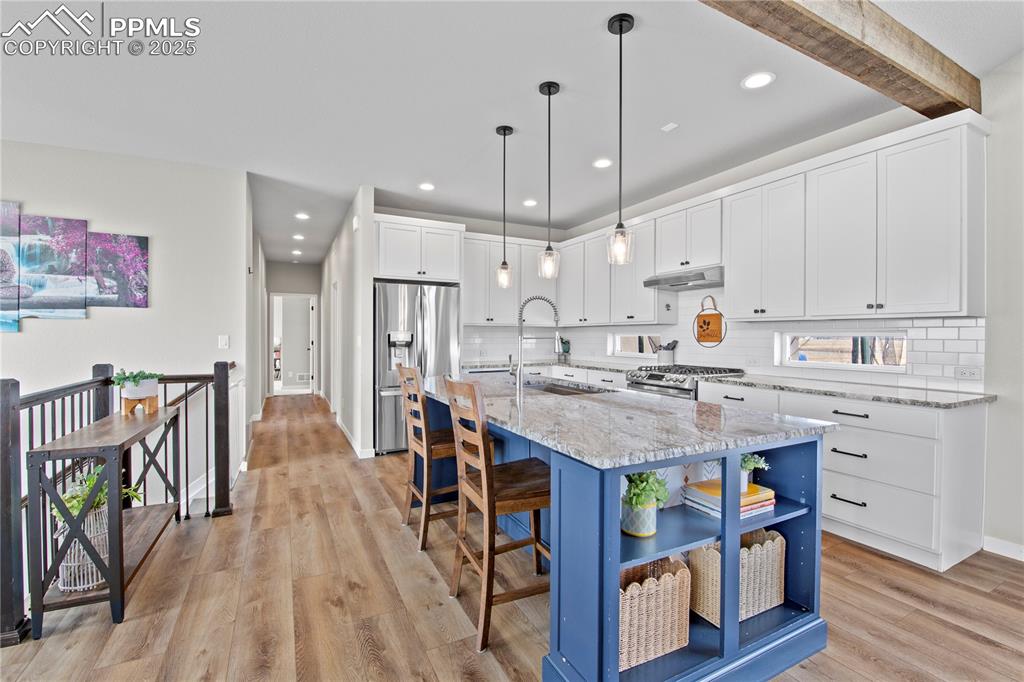 Image 9 of 37: Kitchen