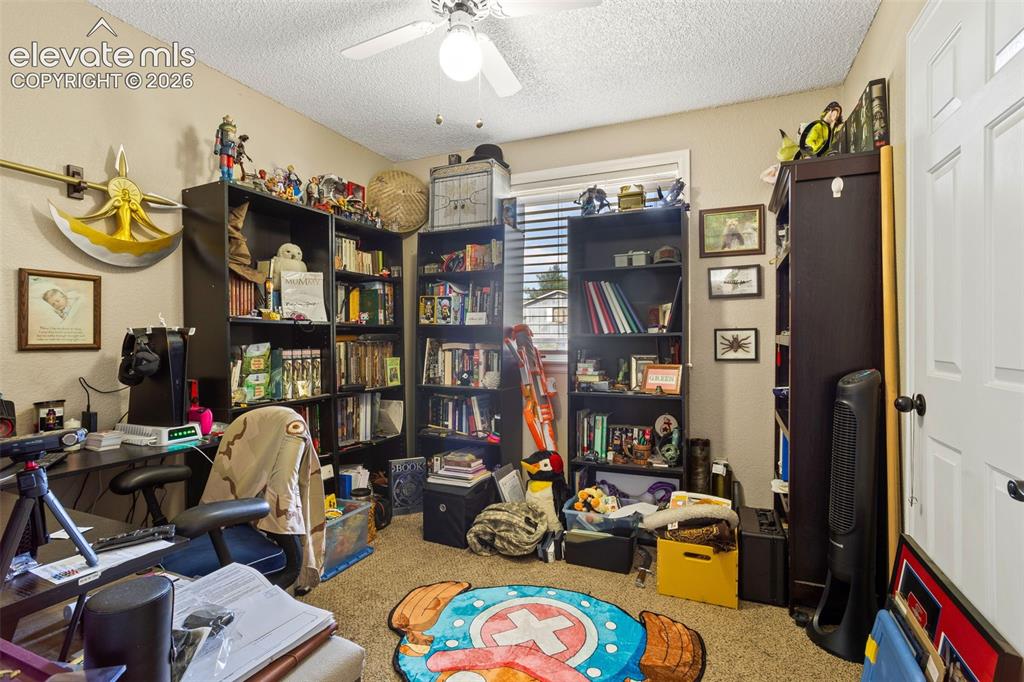 Image 10 of 19: Office