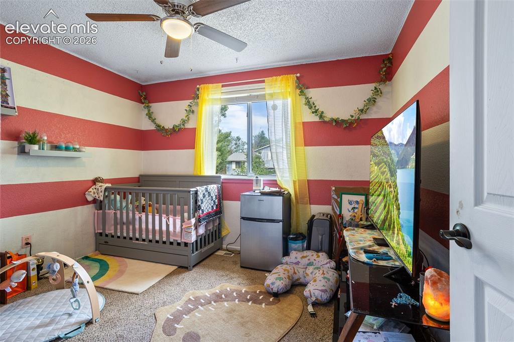 Image 6 of 19: Bedroom