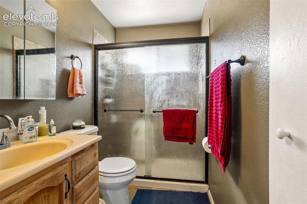 Image 9 of 19: Bathroom