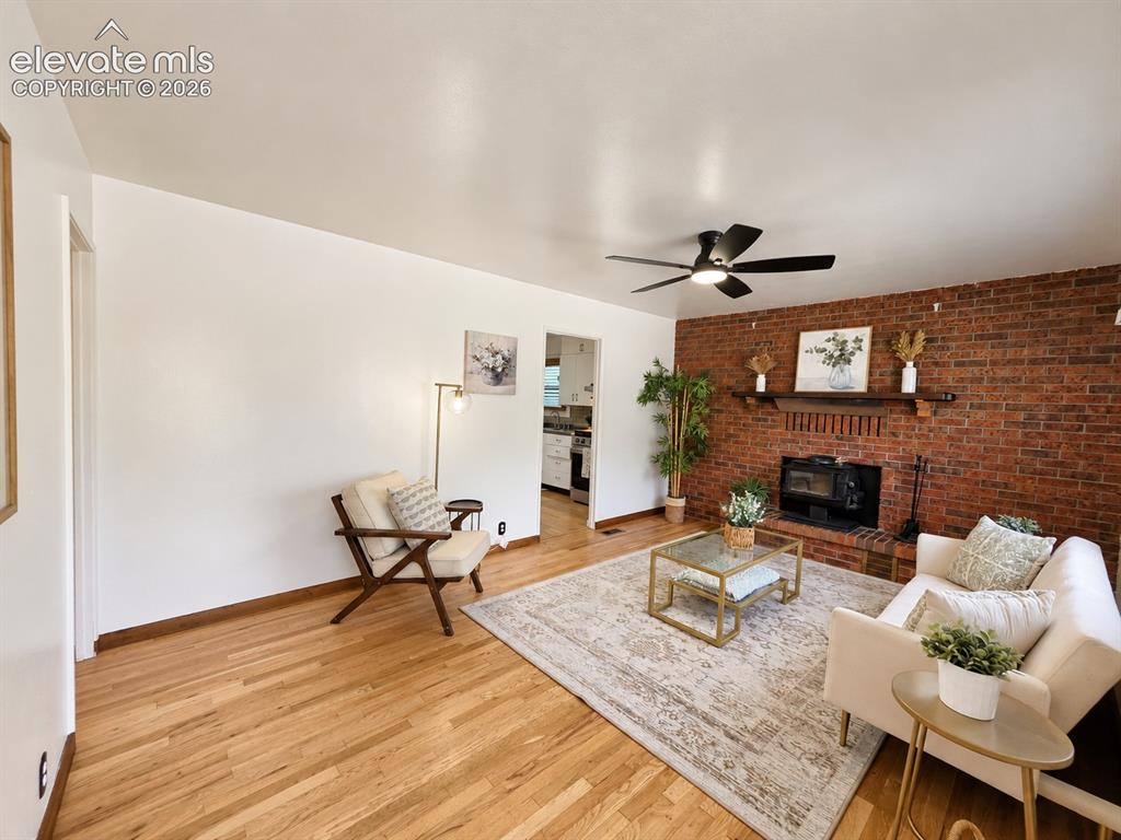Image 6 of 48: Sunny Living Room