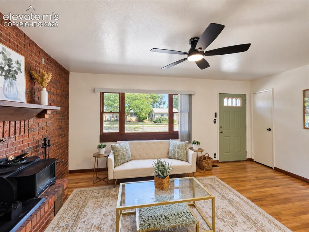 Image 9 of 48: Large Picture Window