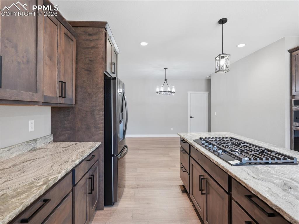 Image 18 of 46: Kitchen