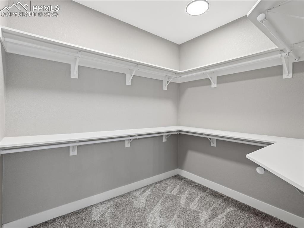 Image 37 of 46: Closet