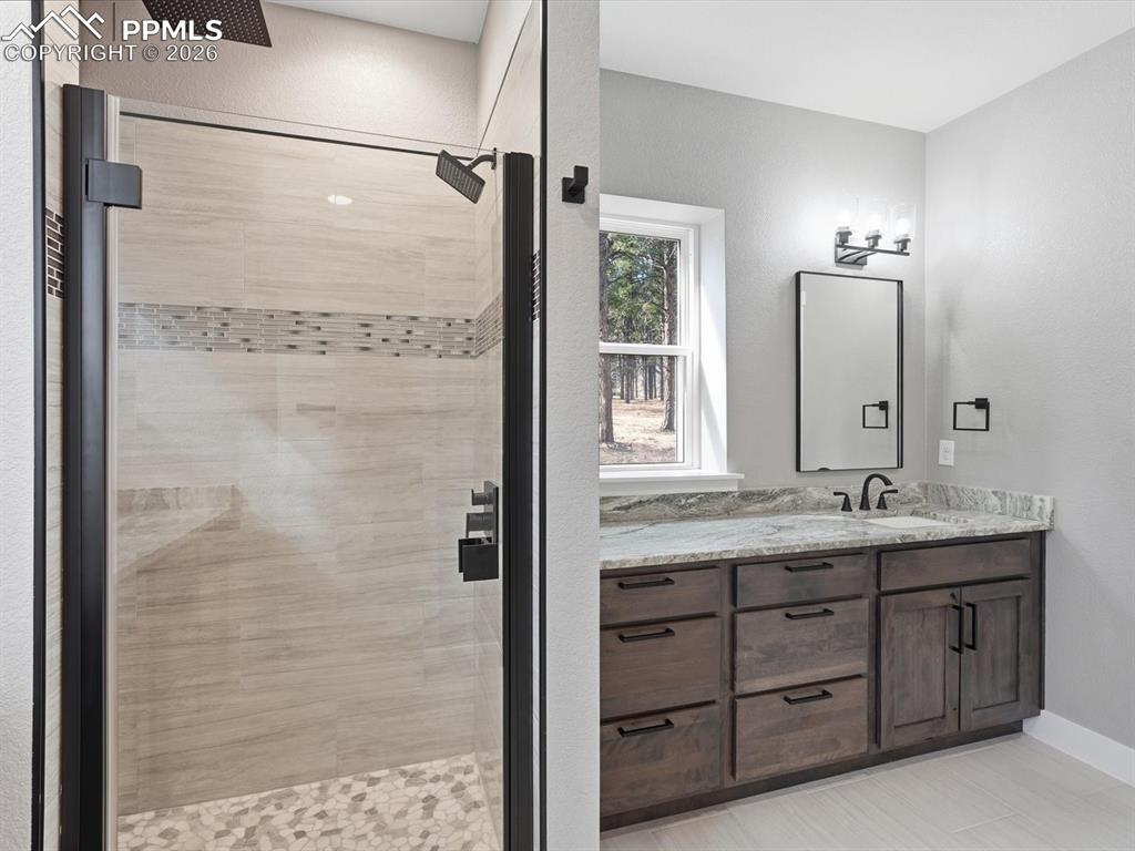 Image 38 of 46: Bathroom