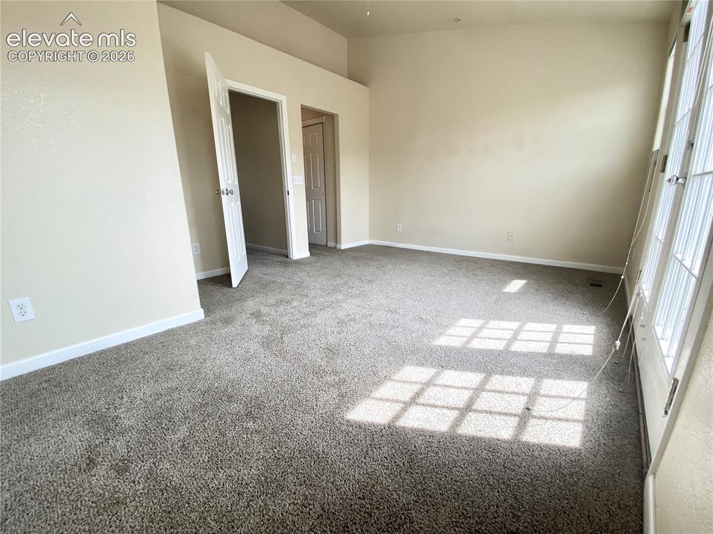 Image 8 of 13: Bedroom