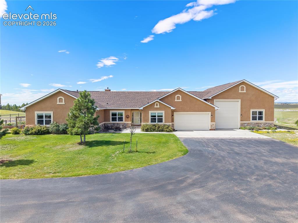 Image 2 of 42: Mature landscaping