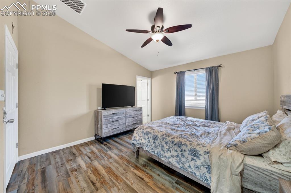 Image 24 of 32: Master Bedroom