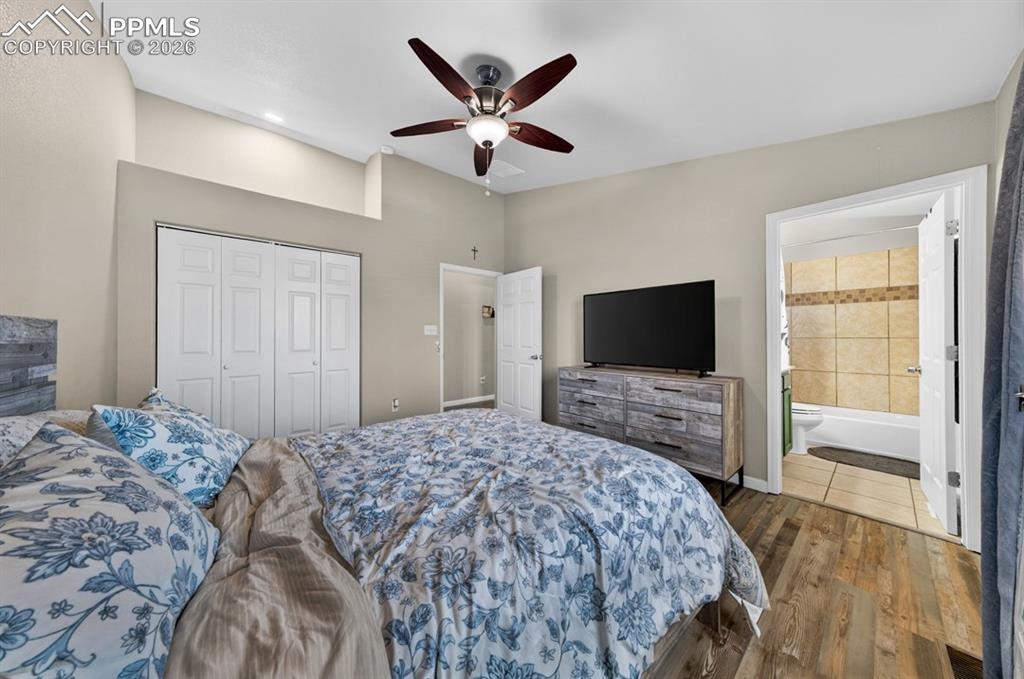 Image 26 of 32: Master Bedroom