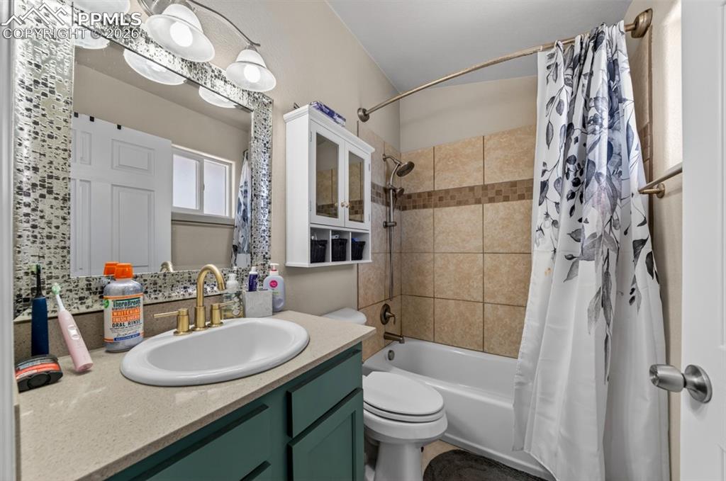 Image 27 of 32: Master Bathroom