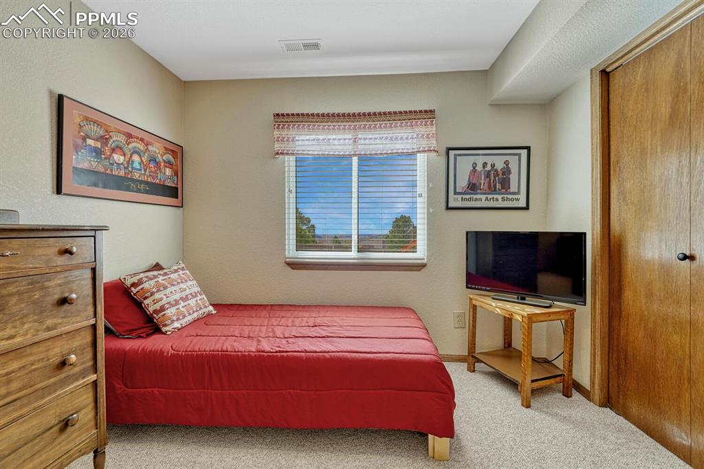 Image 31 of 50: Sitting Room