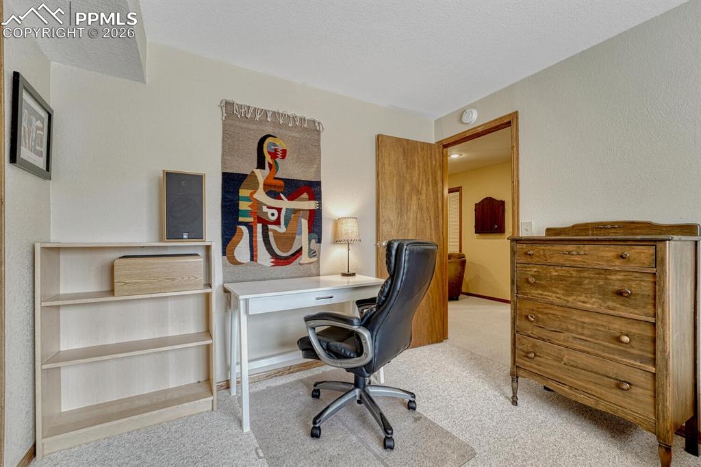 Image 32 of 50: Bedroom