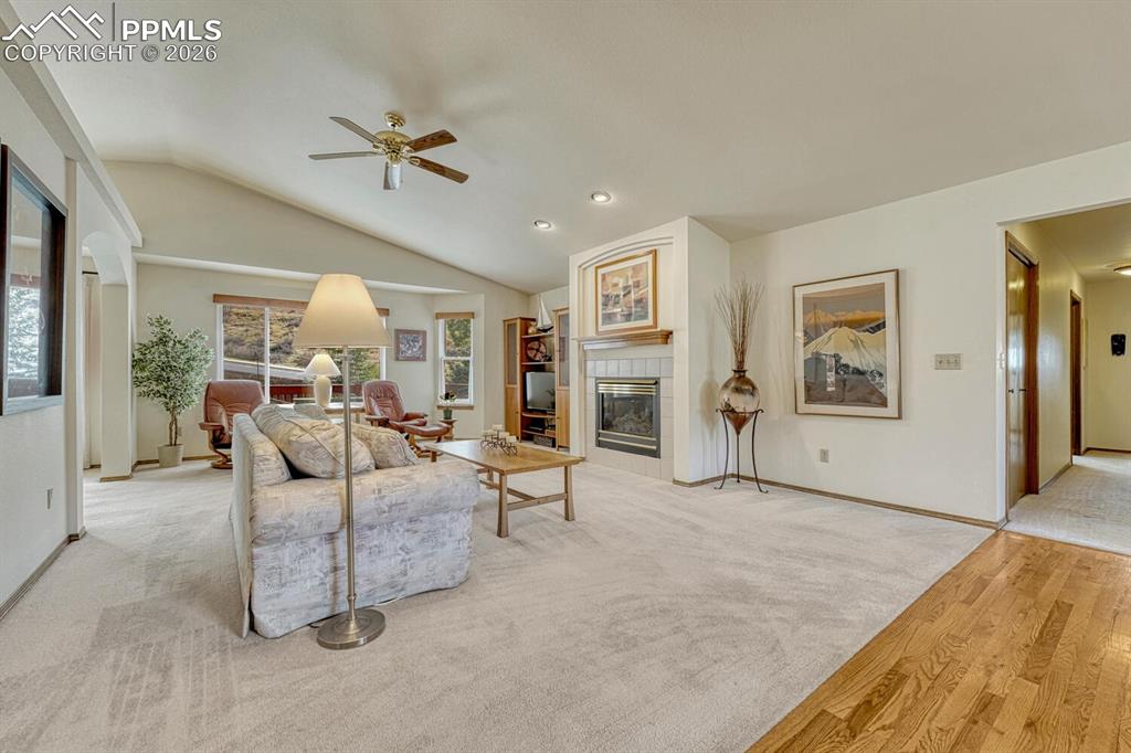 Image 6 of 50: Living Room