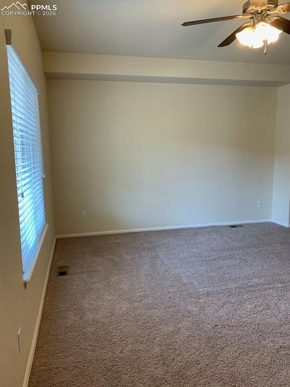 Image 15 of 20: Bedroom