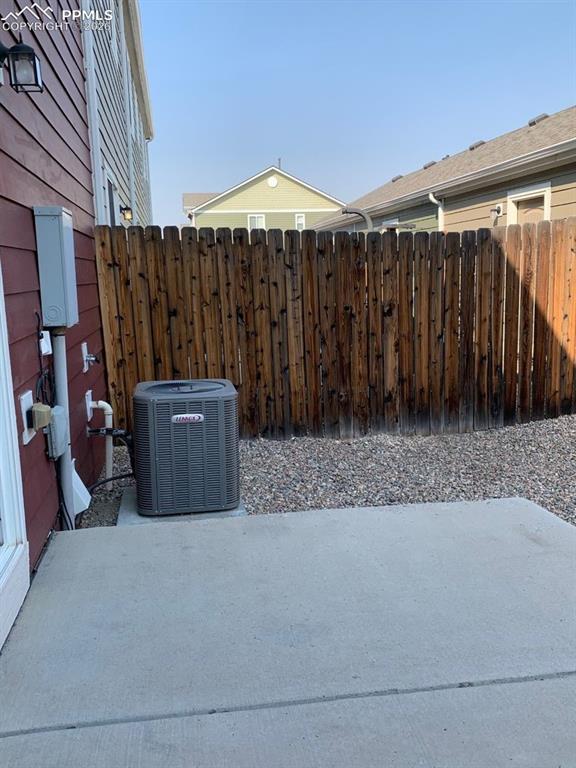 Image 18 of 20: Patio