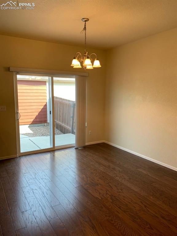 Image 7 of 20: Dining Area