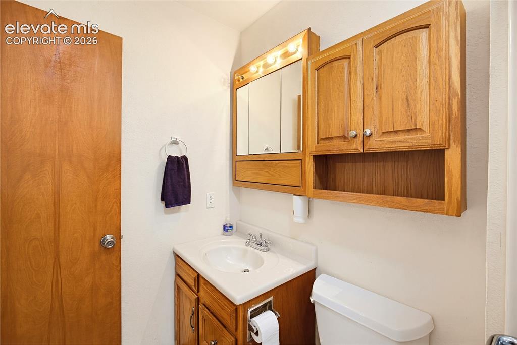 Image 31 of 49: Bathroom